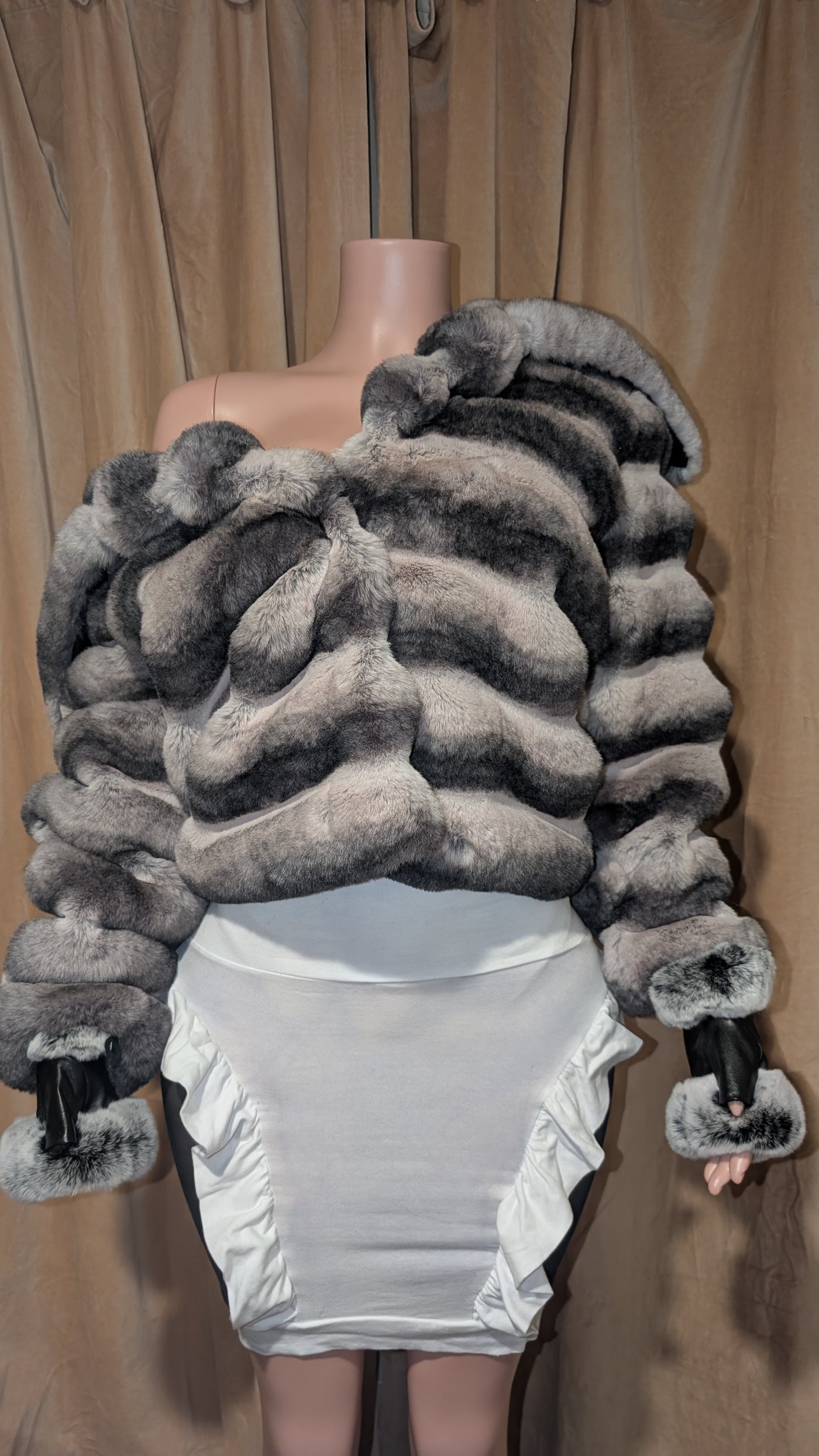 Chinchilla Crop Fluffy Faux Jacket (Ready to Ship)