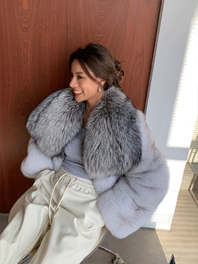 Luxury Cropped Faux Big Collar Fur Jacket