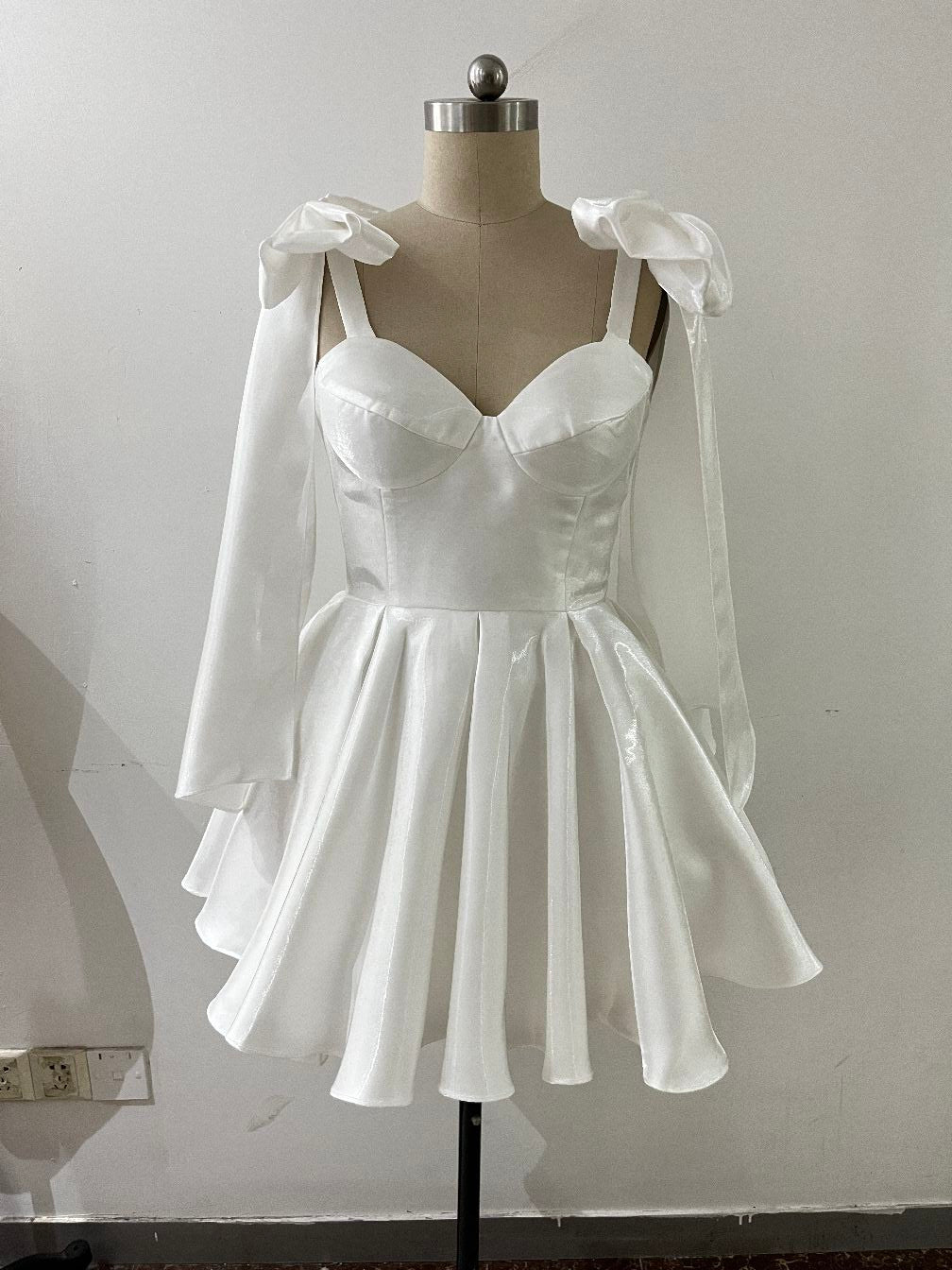 Luxury Lace Dress - Satin Floral Prom Gown for Special Occasions