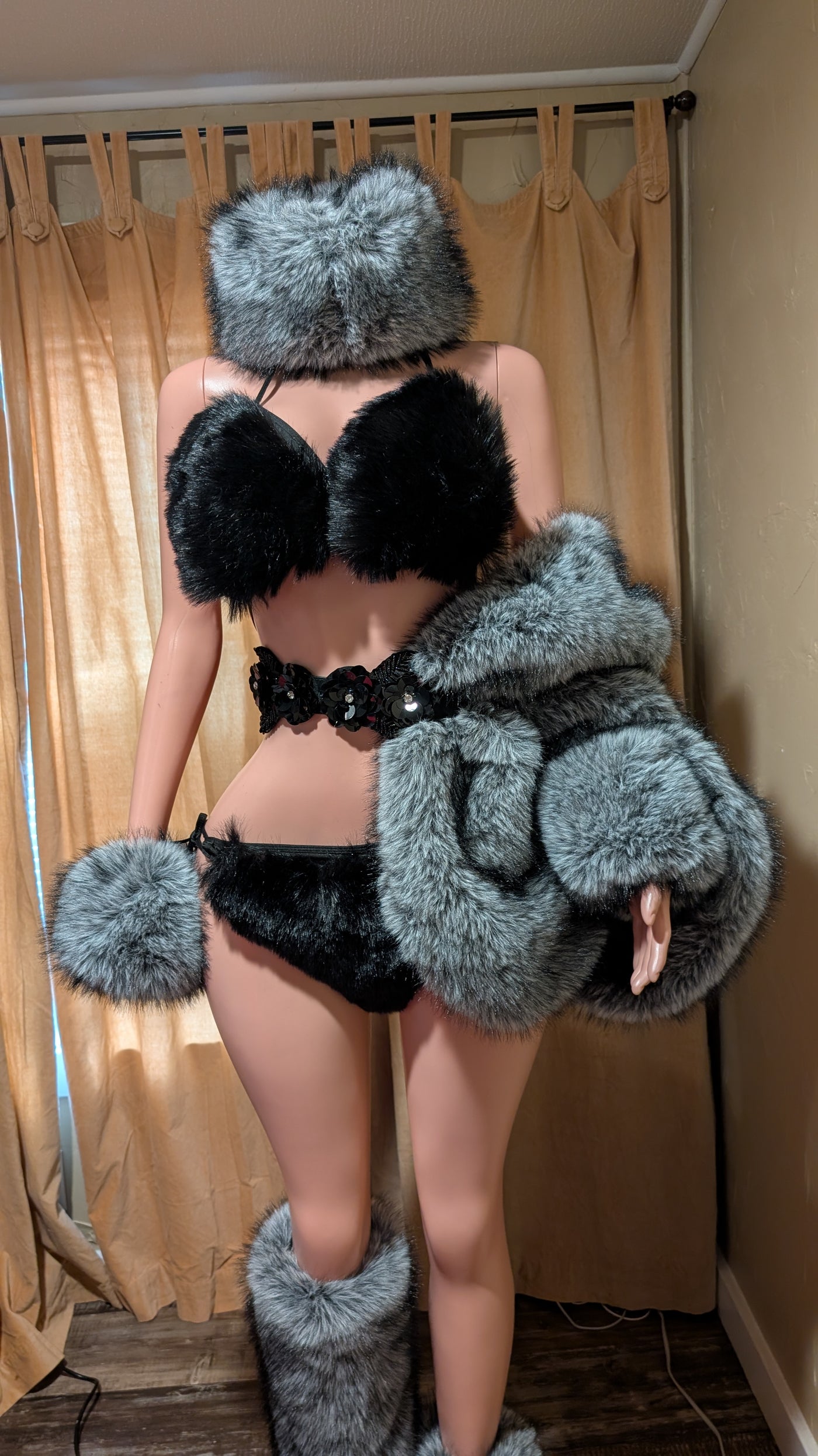 Grey Faux Fur Accessories Set