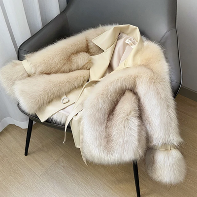 Detailed Faux Fluffy Fur Hip Jacket 2.
