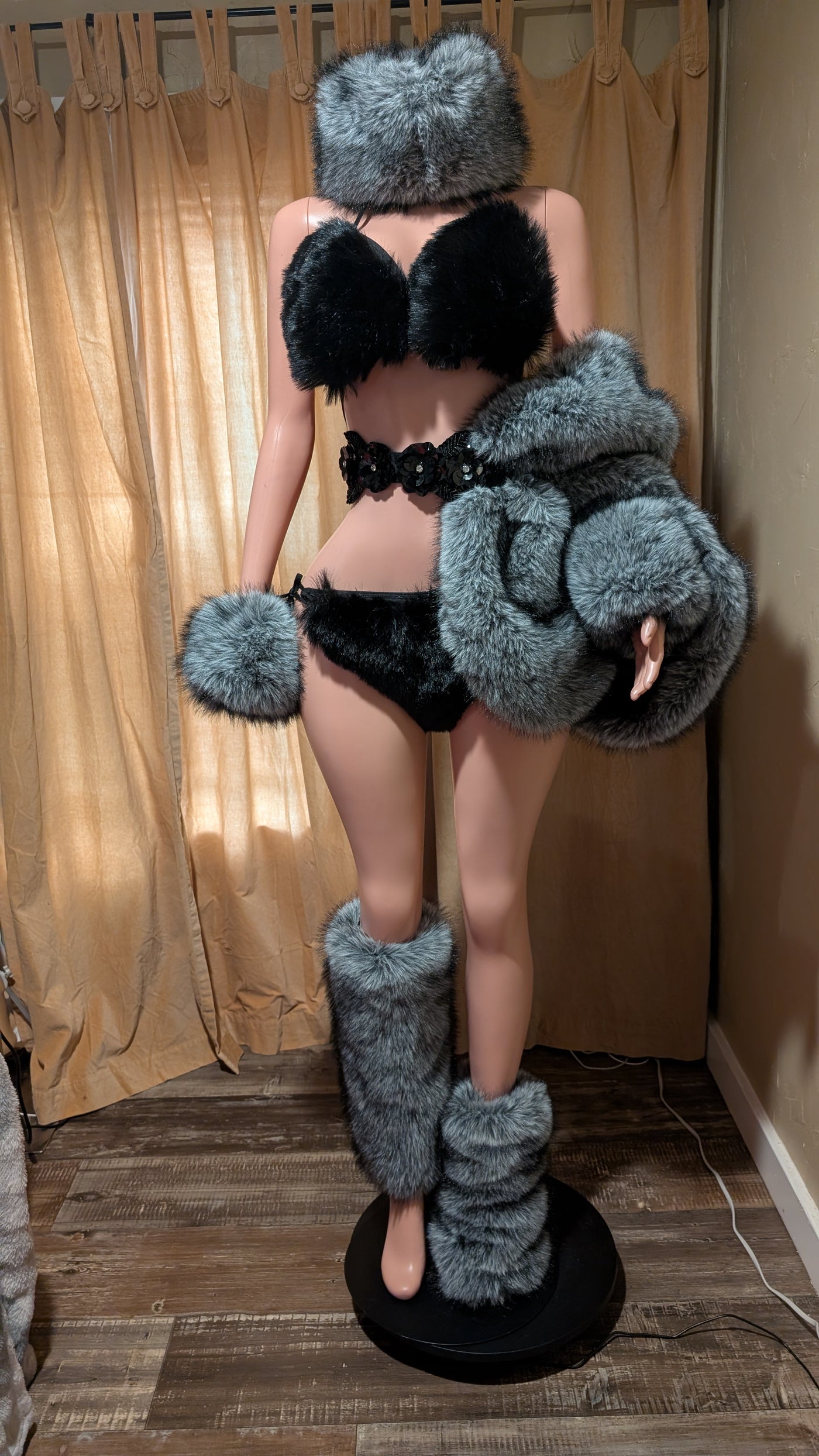 Grey Faux Fur Accessories Set