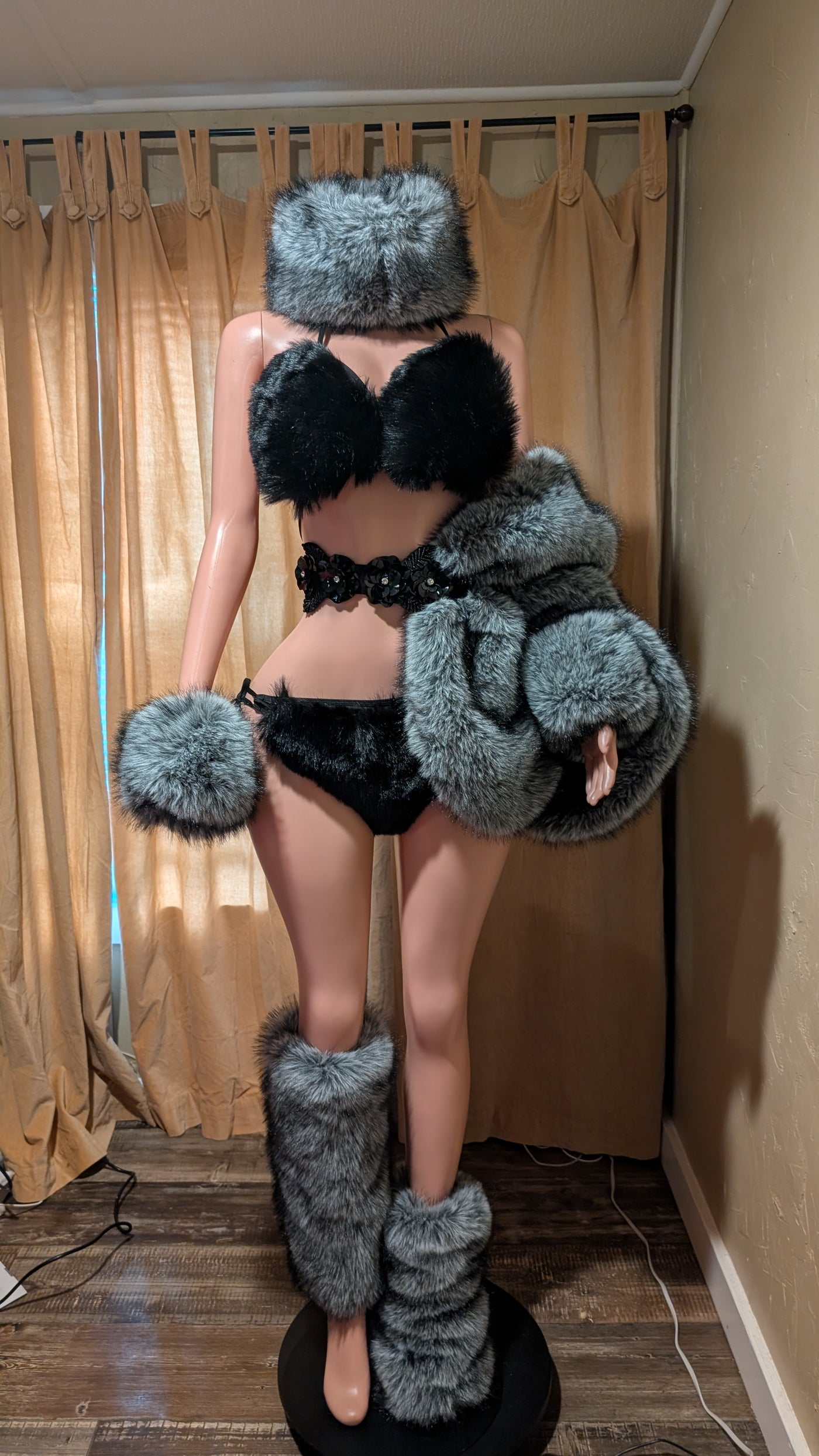 Grey Faux Fur Accessories Set