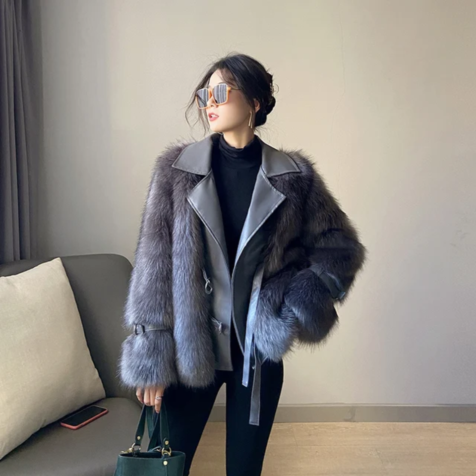 Detailed Faux Fluffy Fur Hip Jacket 2.