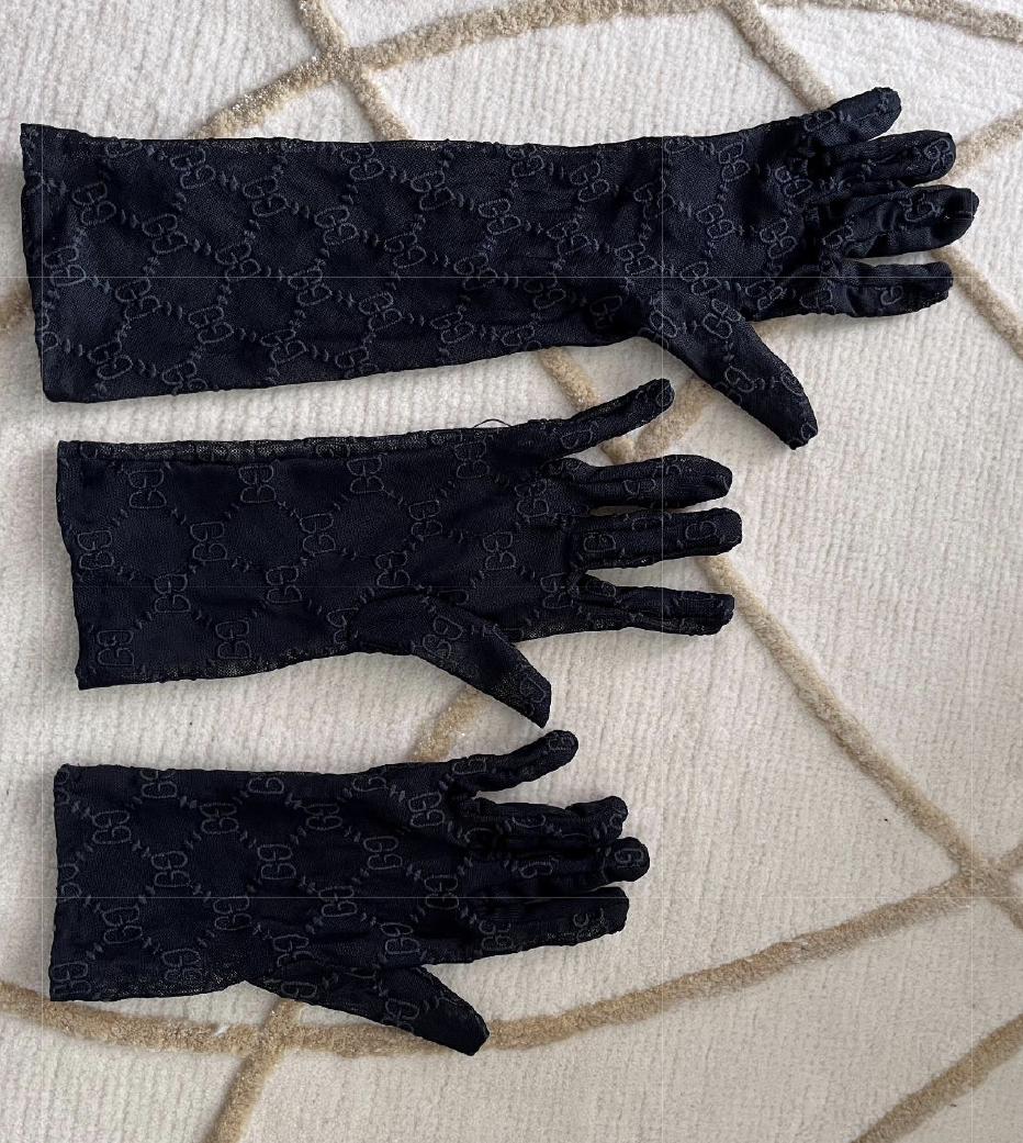 Letters Gloves