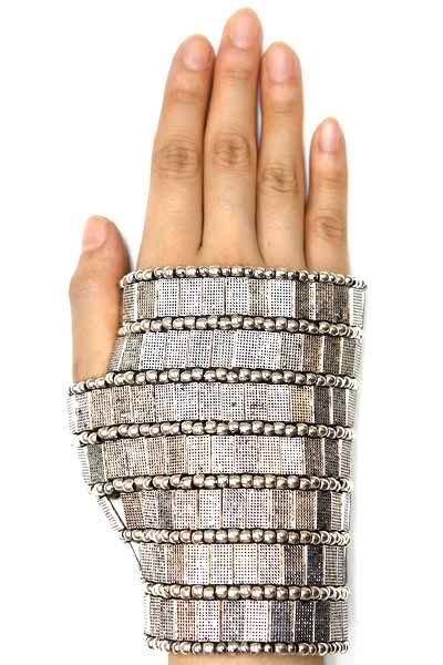 Hand Glove jewelry - Prima Dons & Donnas